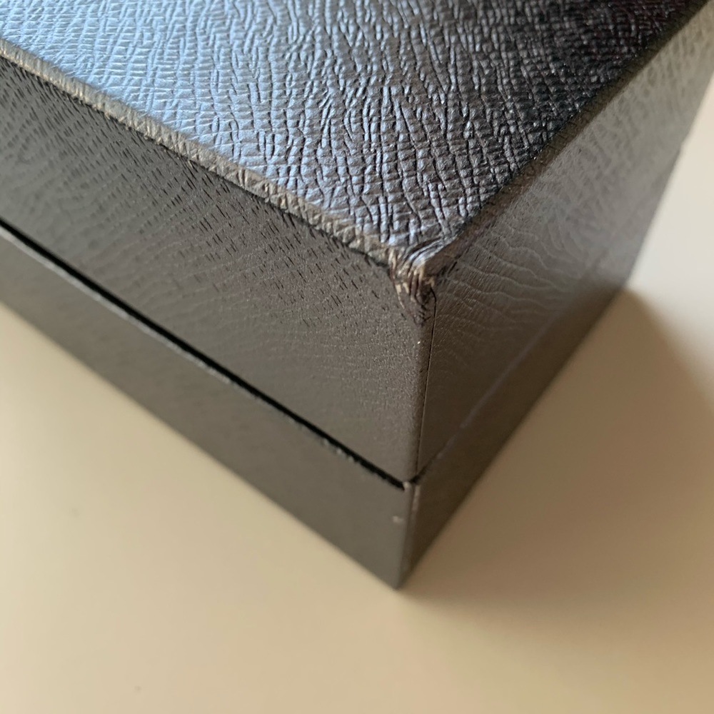 Prada Box - Picture 2 of 4